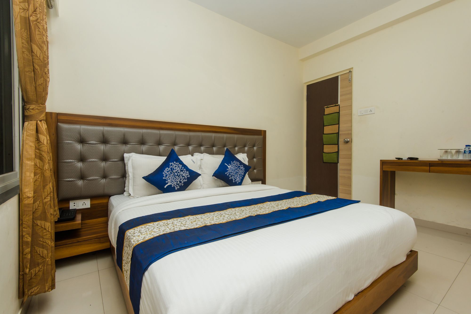 Oyo 11441 Hotel Blue Bells Residency Mumbai Eksteriør bilde